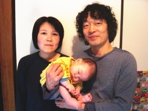 ママ パパ 赤ん坊 産後の整体