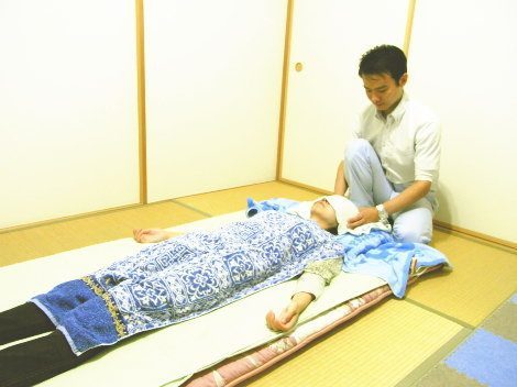 出張整体 出張マッサージ 整体 首の痛み