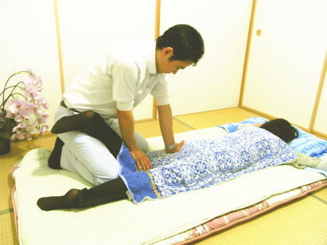 出張整体 出張マッサージ 整体 ももの痛み