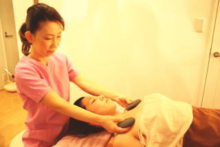 東京都 中央区 銀座サロン施術風景(最寄り駅:銀座一丁目駅)